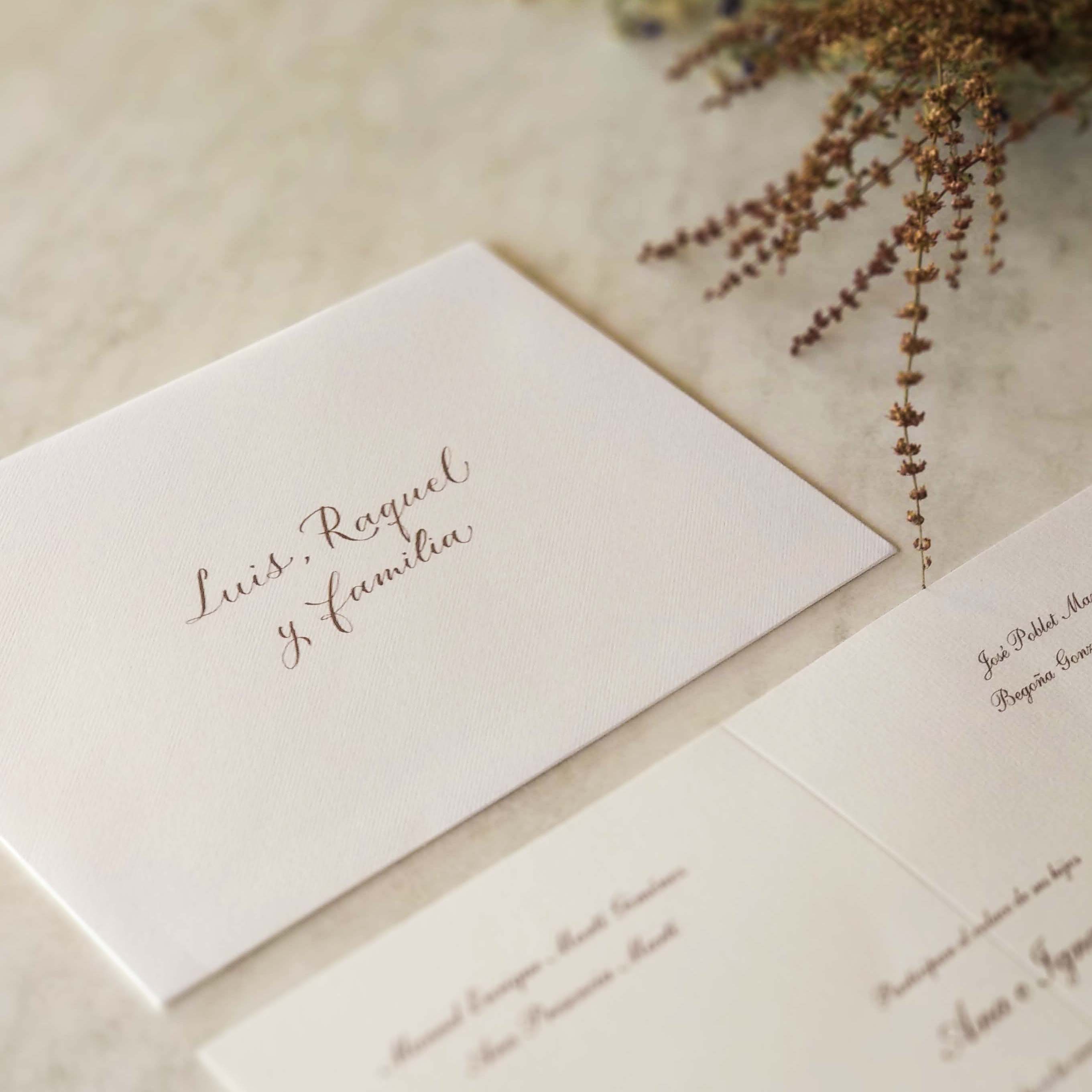 invitación con Caligrafía para los nombres de los invitados