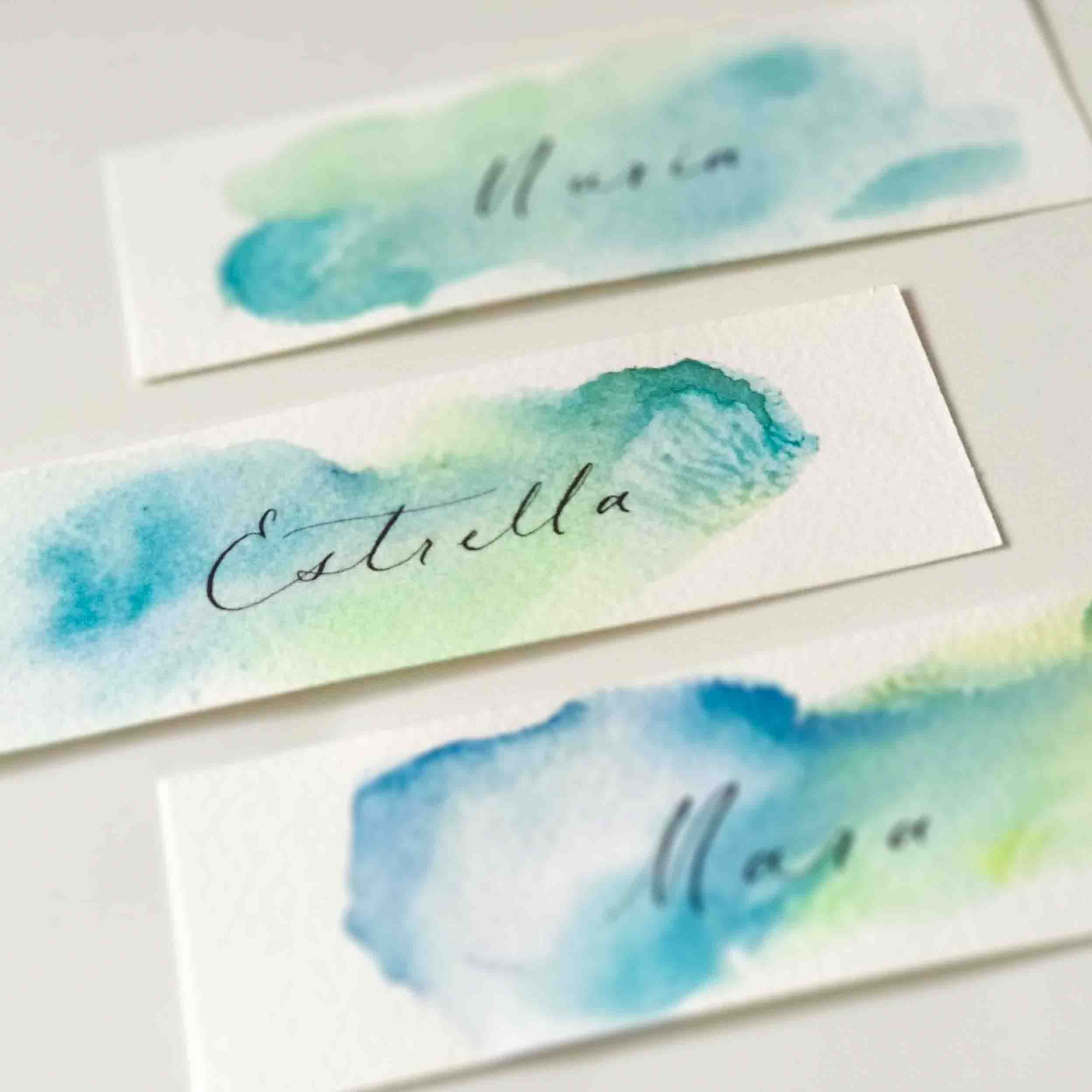 tarjetas con los nombres de los invitados con Caligrafía moderna en Valencia 